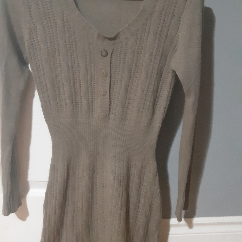 Sweater - Picture 2 of 4